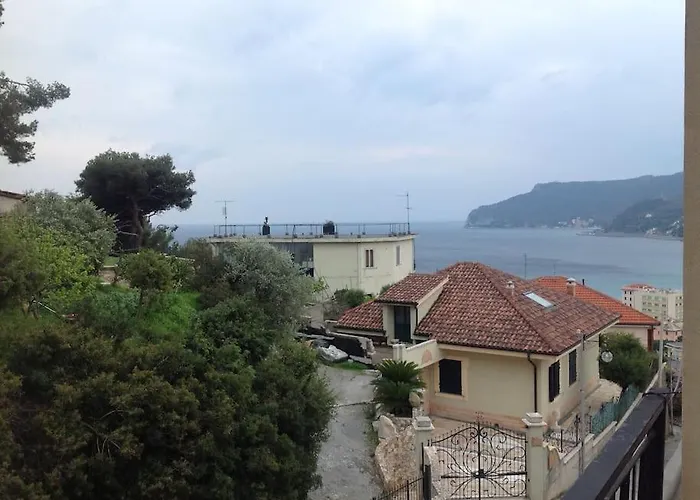 Apartment Verdeazzurra Monolocale Grande Terrazza In Pineta 500m Dal Mare Spotorno
